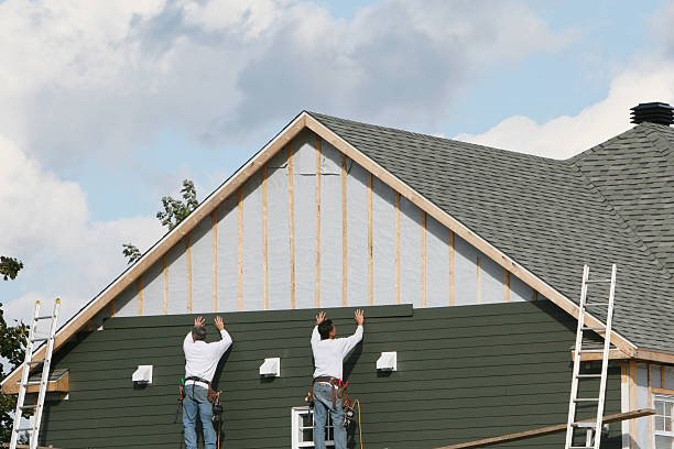 Professional Siding Contractor technician working in London, OH